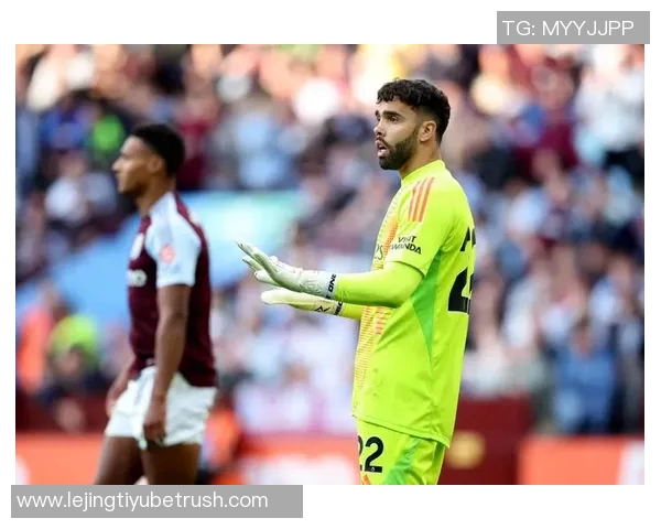 哈兰德社交媒体分享英伦风格穿搭绿色帽子搭配马甲尽显绅士魅力