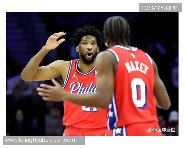 球队新星埃奇库姆首秀狂砍34分恩比德马克西等人欢庆泼水庆祝 球队新星埃奇库姆首秀狂砍34分恩比德马克西等人欢庆泼水庆祝